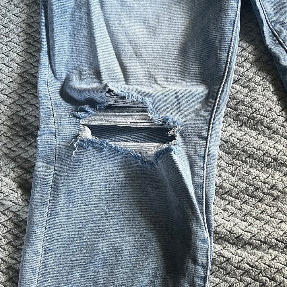 Distressed Jeans - Picture 5 of 6
